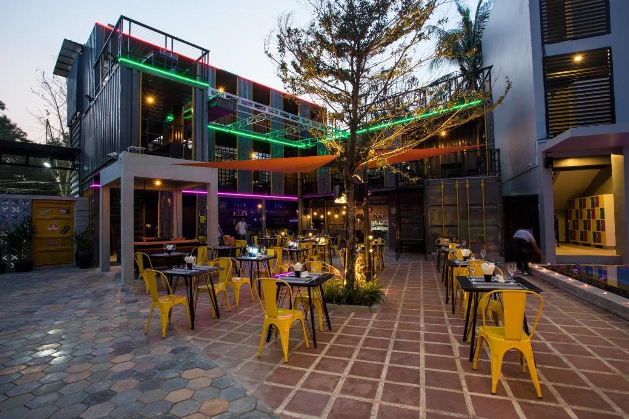 White Rabbit Hostel Siem Reap Exteriér fotografie